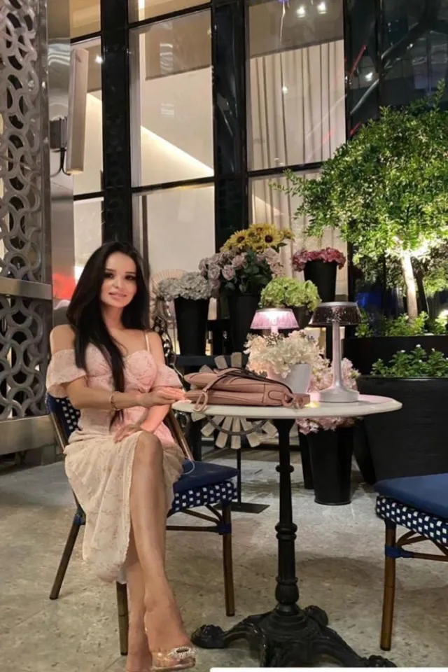 437 Dubai Escort Runway Model photo 5