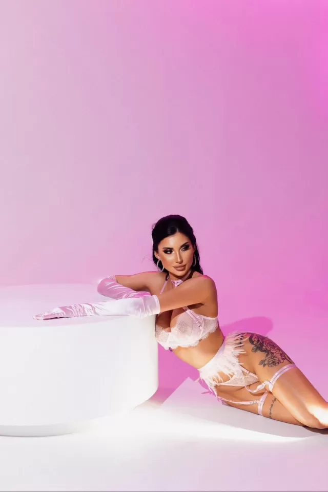 331 Dubai Escort  photo 4